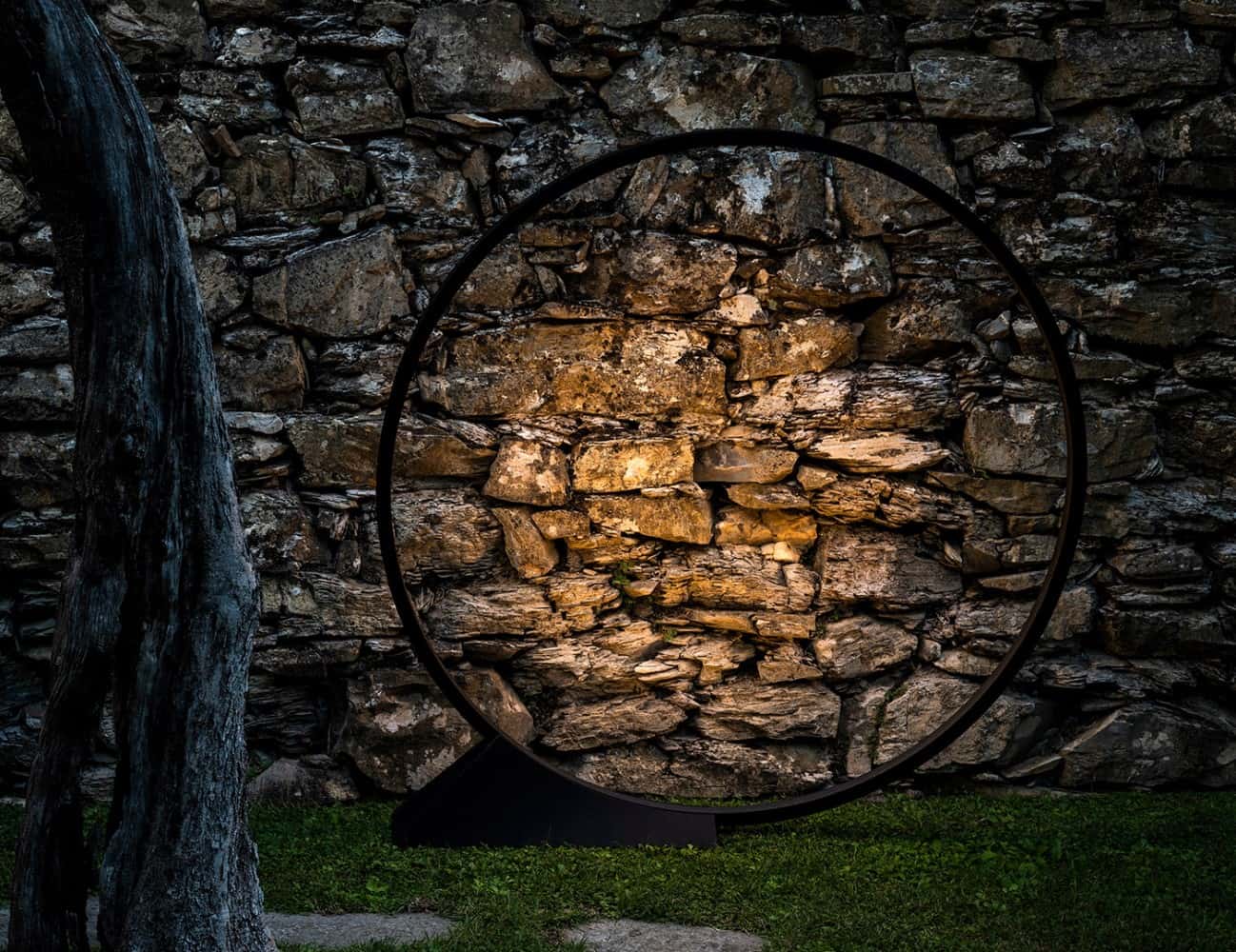 "O" 150 Outdoor Floor Lamp