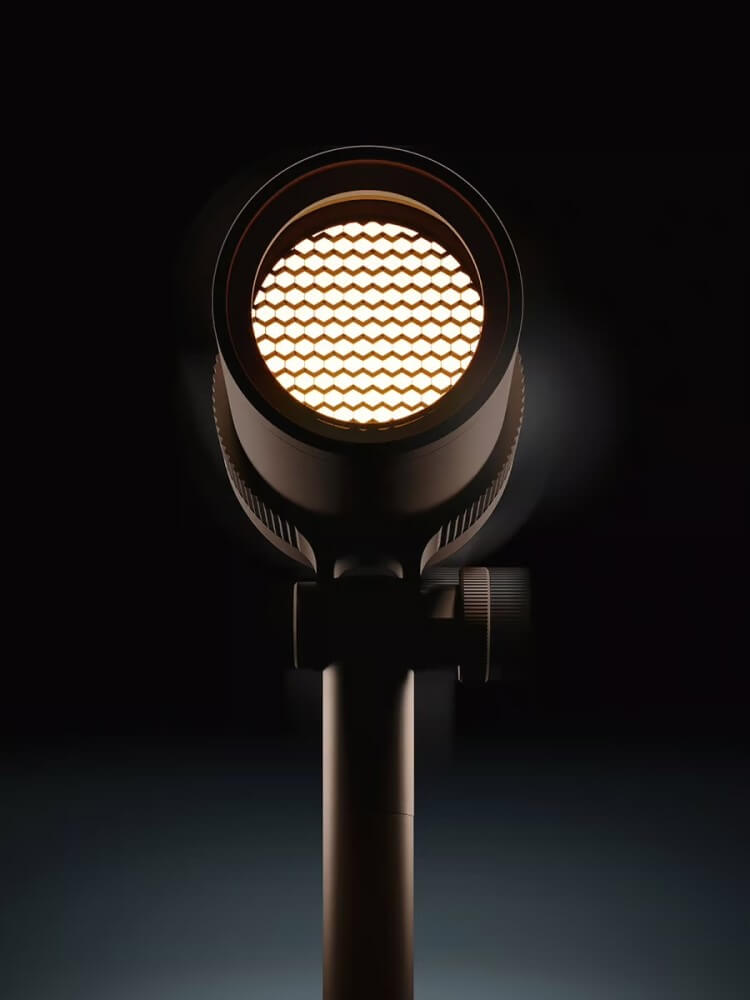 Focus Floodlight