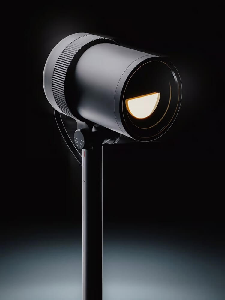 Focus Floodlight