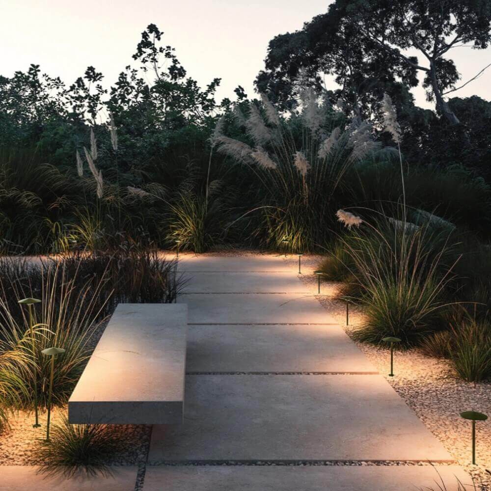 Class 2810 Outdoor Floor Lamp