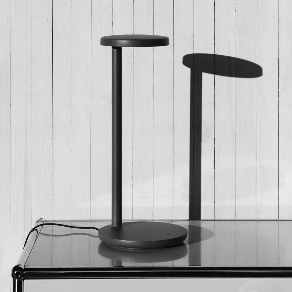 Oblique QI Portable Table Lamp