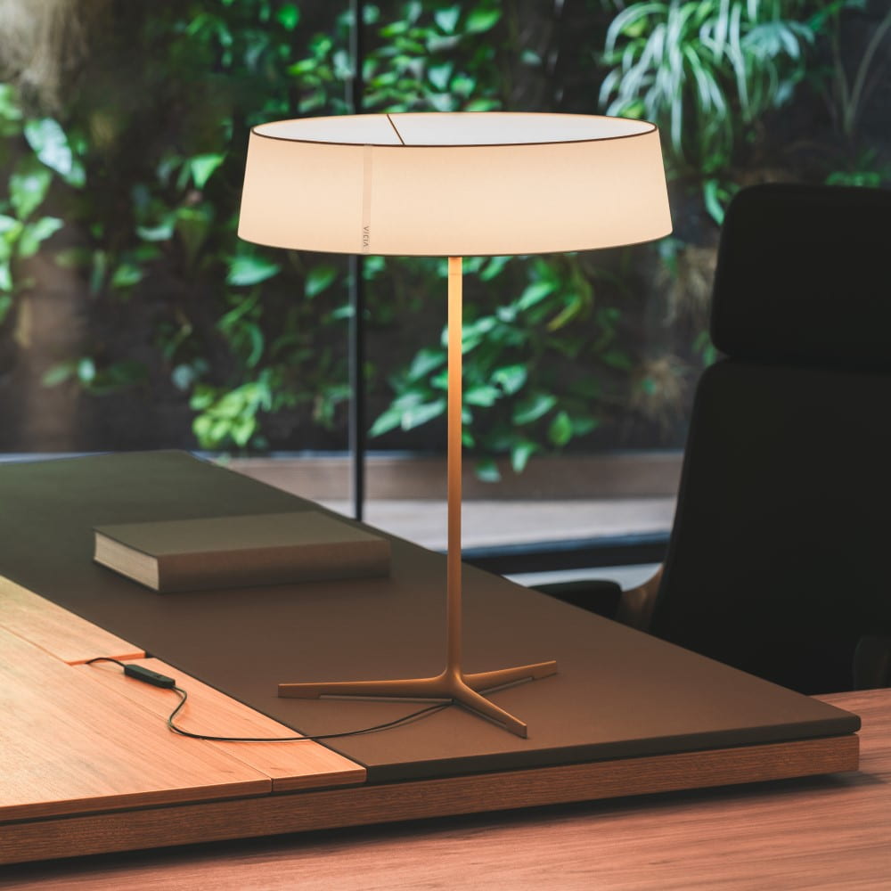 Vibia Dama 3225 namizna svetilka | formasvetila.si