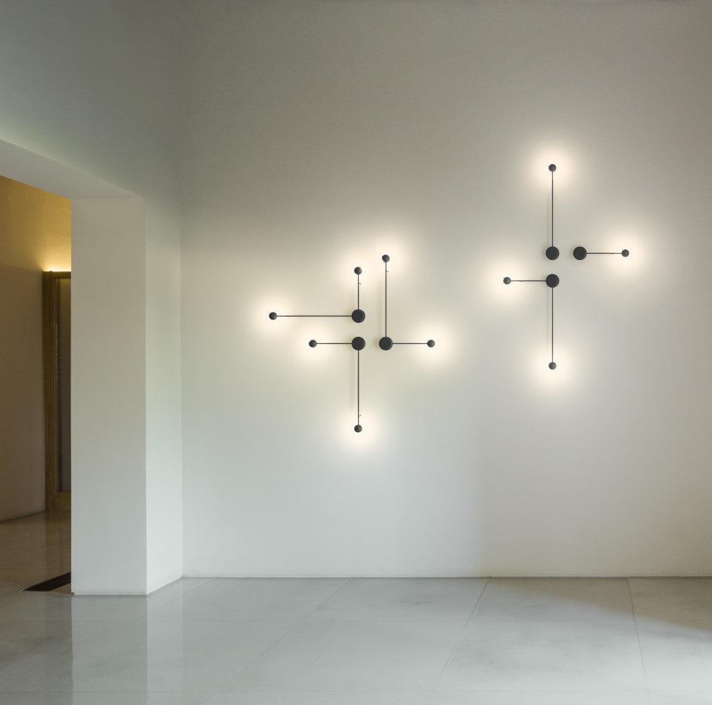Vibia Pin 1690 stenska svetilka | formasvetila.si
