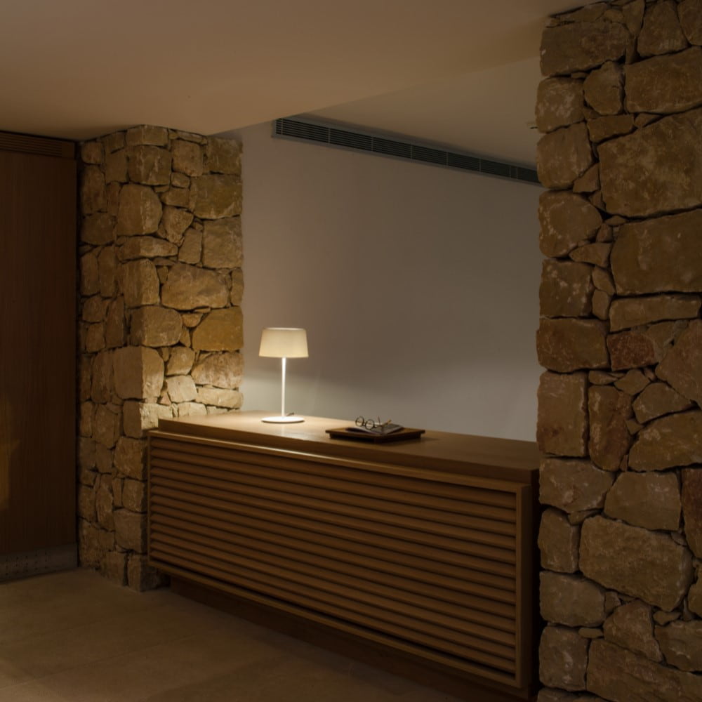Vibia Warm 4895 namizna svetilka | formasvetila.si