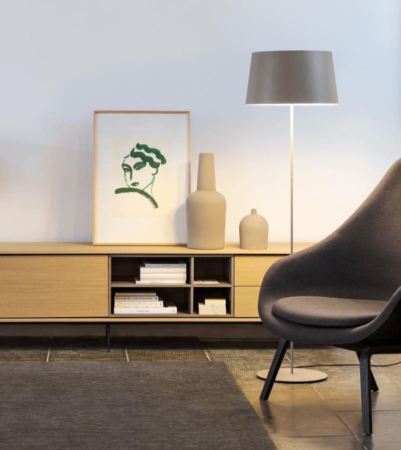Vibia Warm 4906 stoječa svetilka | formasvetila.si