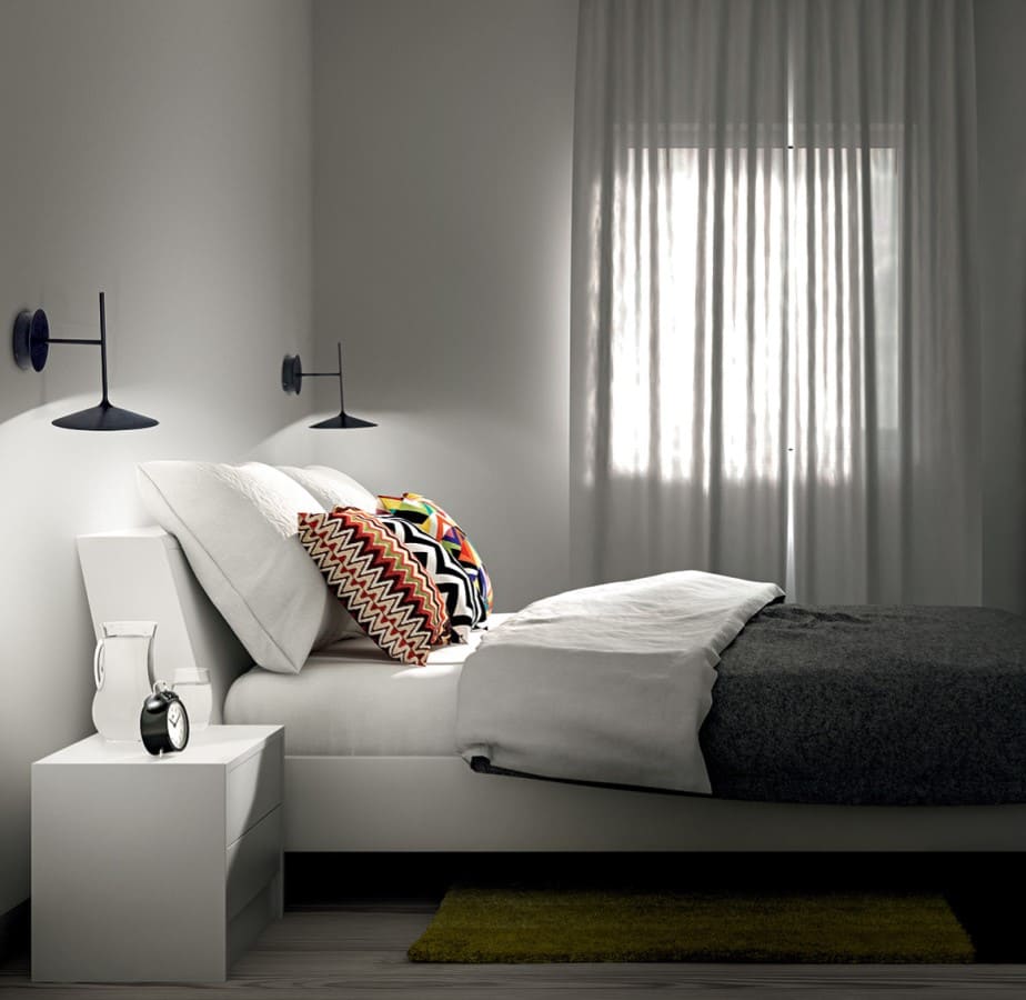Linea Light Collection Poe stenska svetilka | formasvetila.si