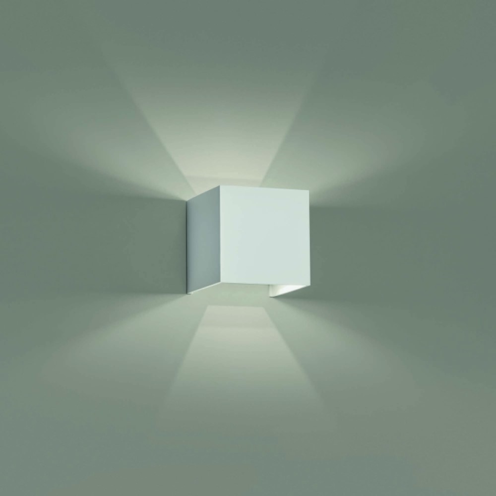 Leds C4 Kub stenska svetilka | formasvetila.si