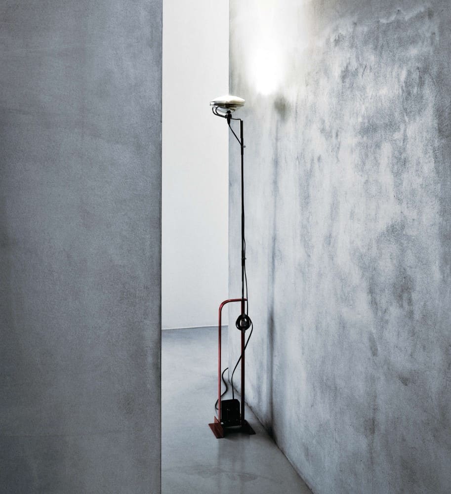 Flos Toio LED stoječa svetilka | formasvetila.si