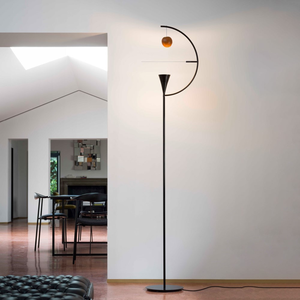 Nemo Lighting Newton stoječa svetilka | formasvetila.si