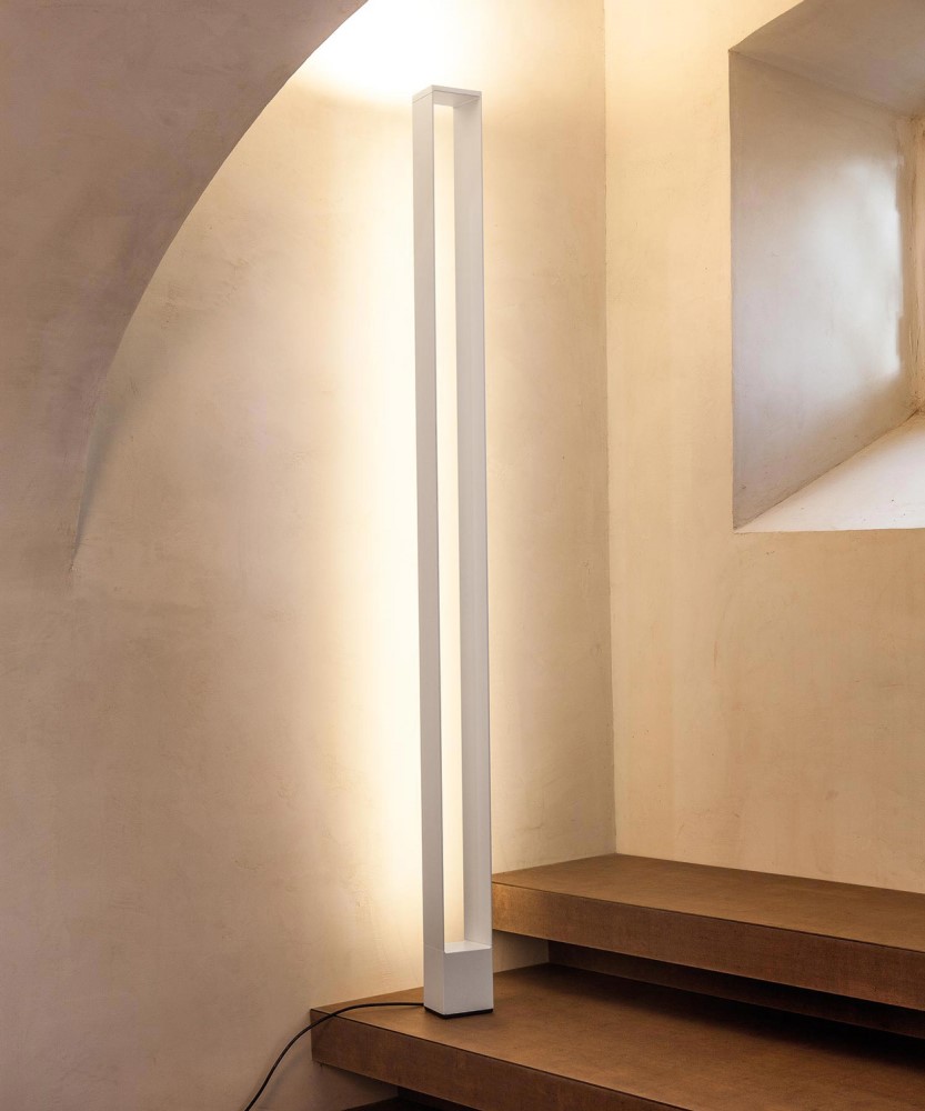 Nemo Lighting Tru stoječa svetilka | formasvetila.si