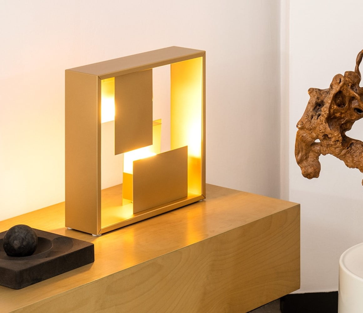 Artemide Fato stenska in namizna svetilka | formasvetila.si