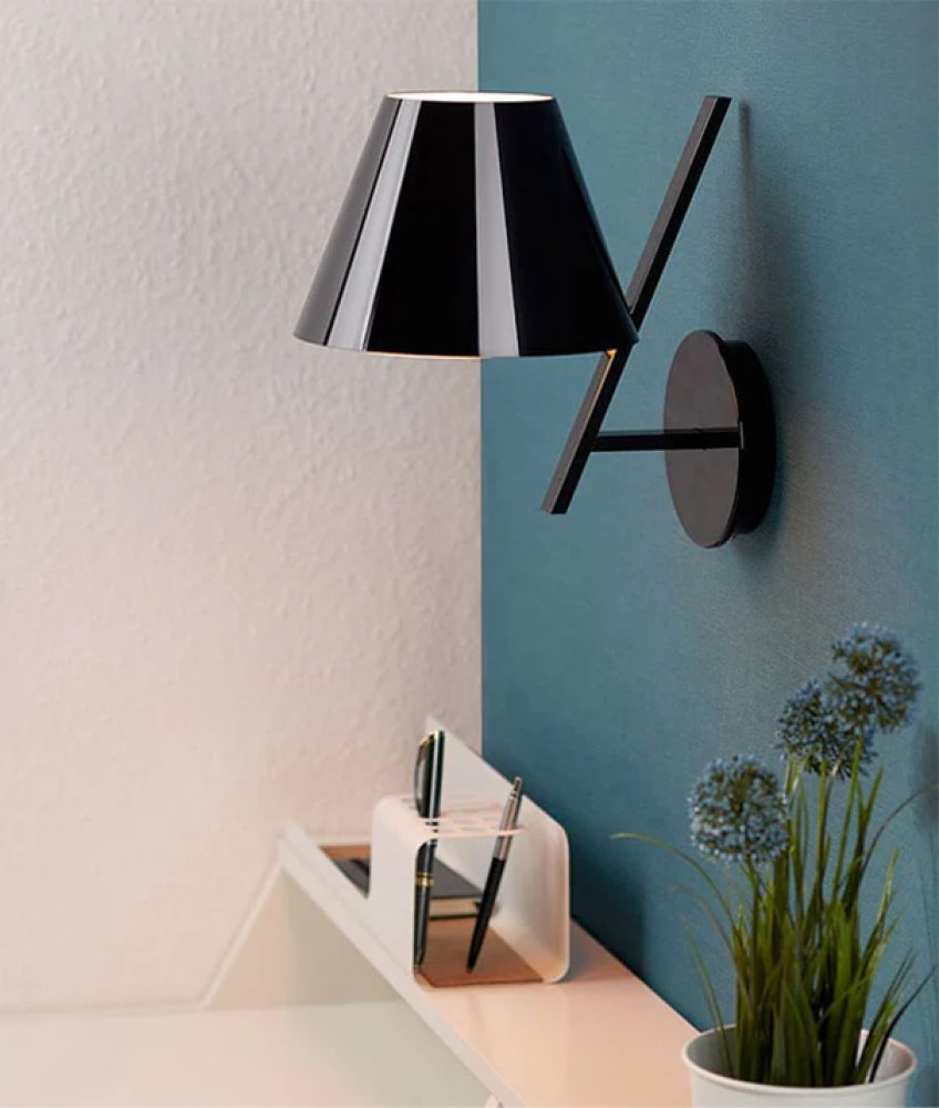 Artemide La Petite stenska svetilka | formasvetila.si