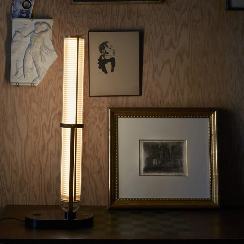 DCW Éditions La Lampe Frechin namizna svetilka | formasvetila.si